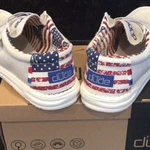 Hey Dude~Wally Patriotic SIZE 8 NIB w/ tags~USA Red, White & Blue~American Flag…